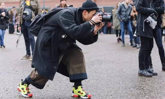 街头偶遇镜头，如何即刻凹出完美造型